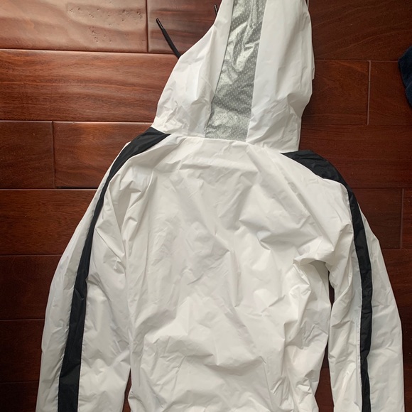 Victoria’s Secret Pink black and white windbreaker - Picture 2 of 2